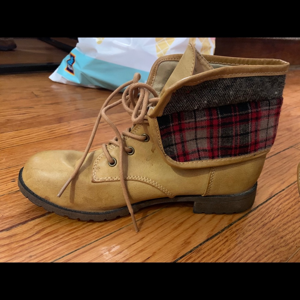 Tan laced boots